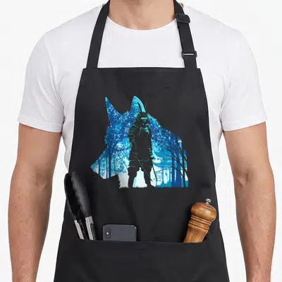 Tablier de cuisine noir avec illustration bleue d'un loup contenant un samouraï et un temple japonais.