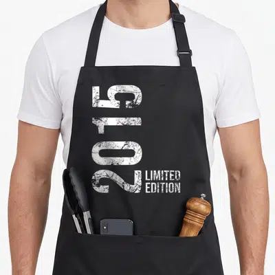 Tablier de cuisine noir avec inscription 2015 limited edition en blanc effet délavé vertical