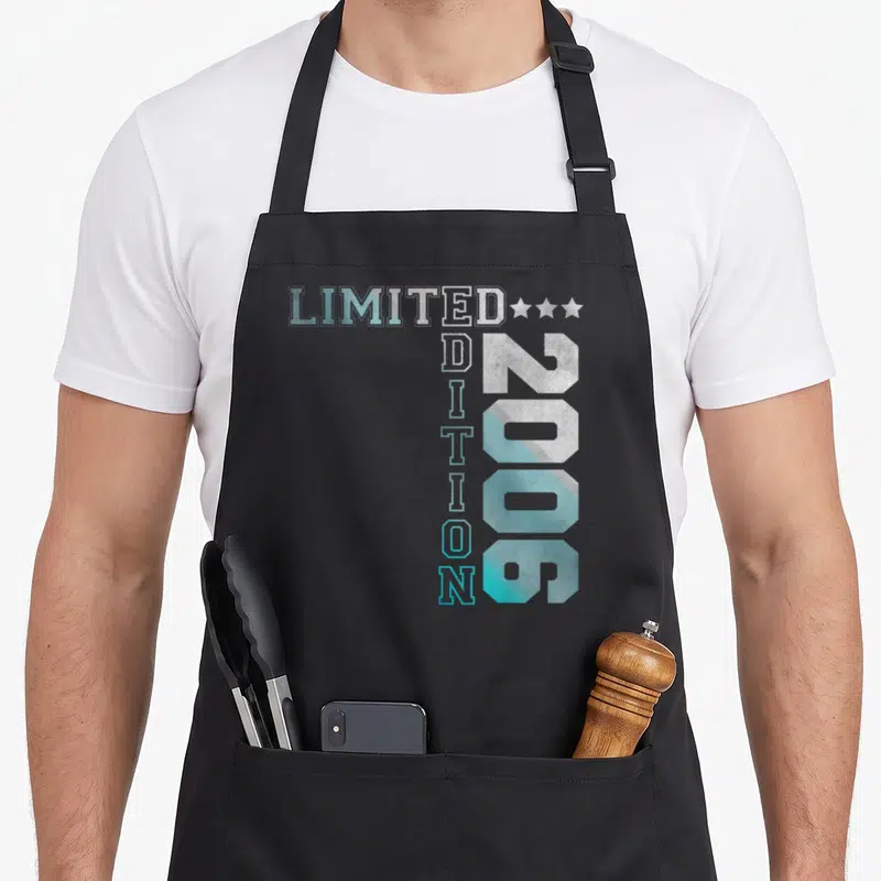 Tablier de cuisine noir avec inscription 2006 édition limité en bleu et blanc