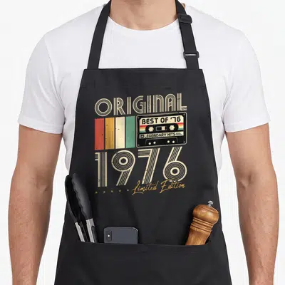 Tablier de cuisine noir avec illustration vintage cassette audio et texte Original 1976 Limited Edition.
