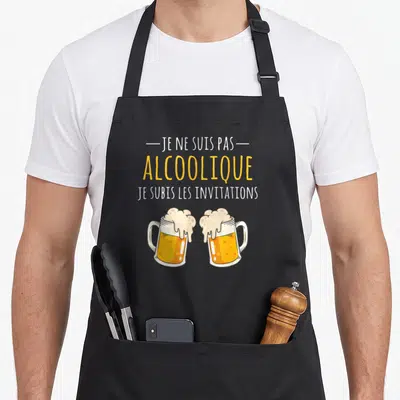 Tablier de cuisine noir avec deux verres de bière et le texte Je ne suis pas alcoolique je subis les invitations