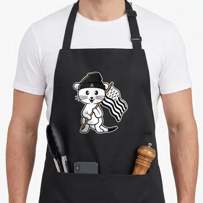 Tablier de cuisine noir avec une hermine blanche portant un bonnet et le drapeau tricolore breton.