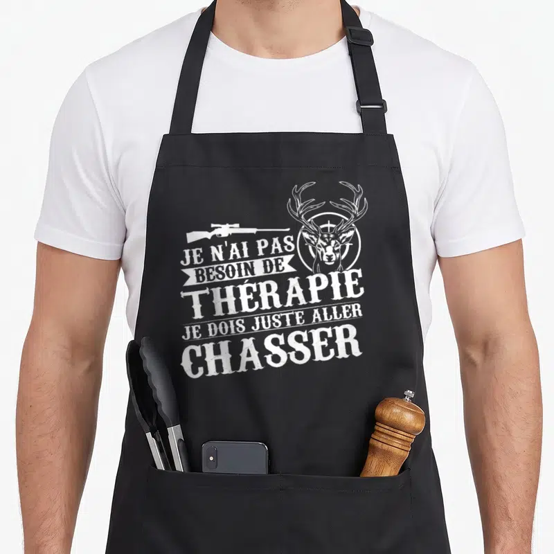 Tablier de cuisine noir avec inscription blanche Je n'ai pas besoin de thérapie et tête de cerf dans une cible.