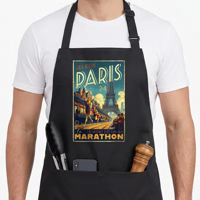 Tablier de cuisine noir avec une illustration vintage représentant un marathon parisien sous la Tour Eiffel.