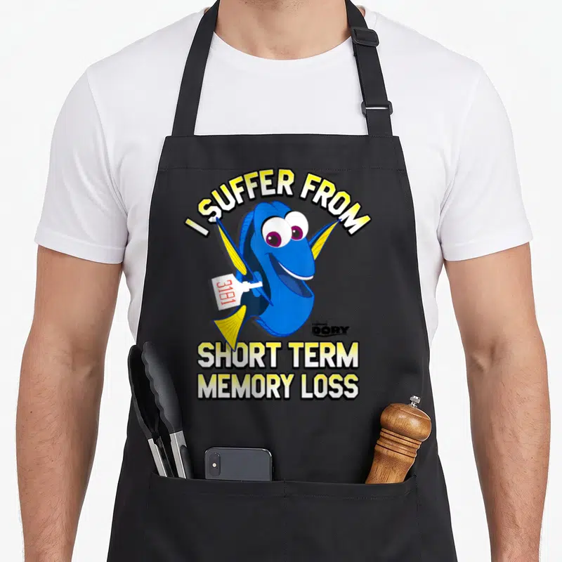 Tablier de cuisine noir avec Dory bleue et texte jaune I SUFFER FROM SHORT TERM MEMORY LOSS