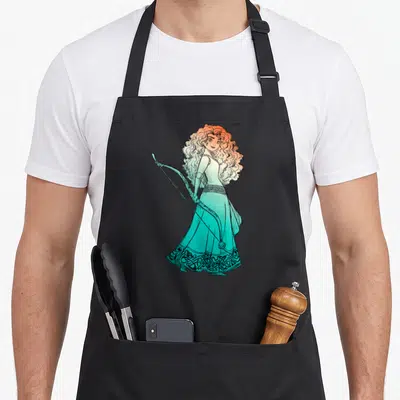 Tablier de cuisine noir avec une illustration colorée de Mérida tenant un arc en bois.