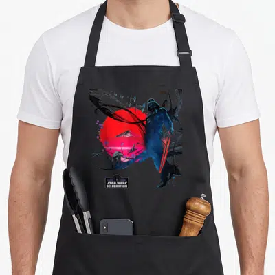 Tablier de cuisine noir avec Darth Vader, sabre laser rouge et logo Star Wars Celebration Japan 2025 sur fond de soleil rouge.