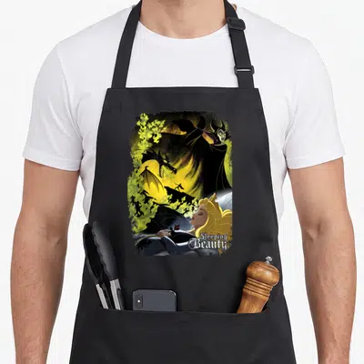 Tablier de cuisine noir avec illustration colorée de Malefiz, un dragon et Aurora dormant.