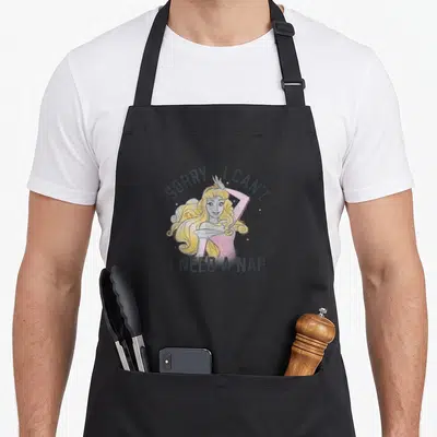 Tablier de cuisine noir avec illustration d'Aurora et le message Sorry I Can't I Need A Nap en lettres grises.