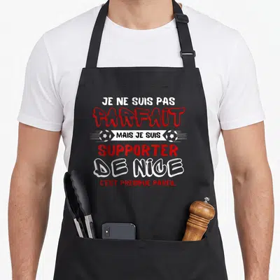 Tablier de cuisine noir avec inscription humoristique sur le support de l'équipe de Nice et un ballon de foot.
