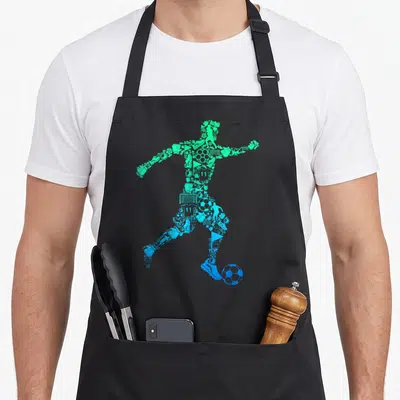 Tablier de cuisine noir avec une silhouette de footballeur formée par des icônes sportives en dégradé vert et bleu.