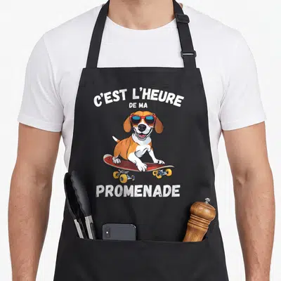 Tablier de cuisine noir avec un beagle sur skateboard portant des lunettes de soleil et du texte blanc.