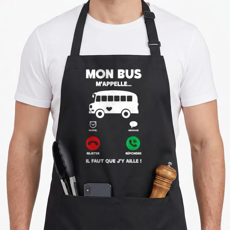 Tablier de cuisine noir avec illustration blanche d'un bus et interface d'appel téléphonique rouge et verte.