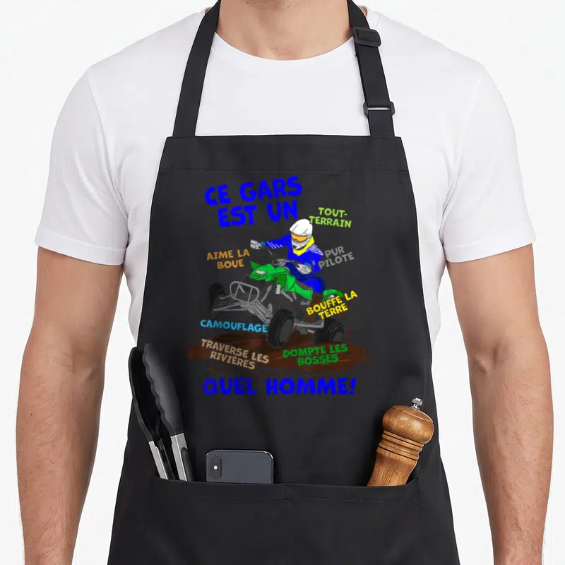 Tablier de cuisine noir avec illustration de quad vert et texte Ce gars est un tout-terrain quel homme