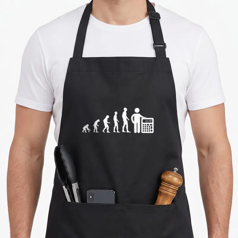 Tablier de cuisine noir avec silhouette évolutive terminant par un homme tenant une calculatrice numérique blanche.