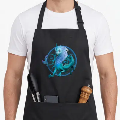 Tablier de cuisine noir avec le dragon Sisu aux couleurs vives sur fond circulaire décoratif.