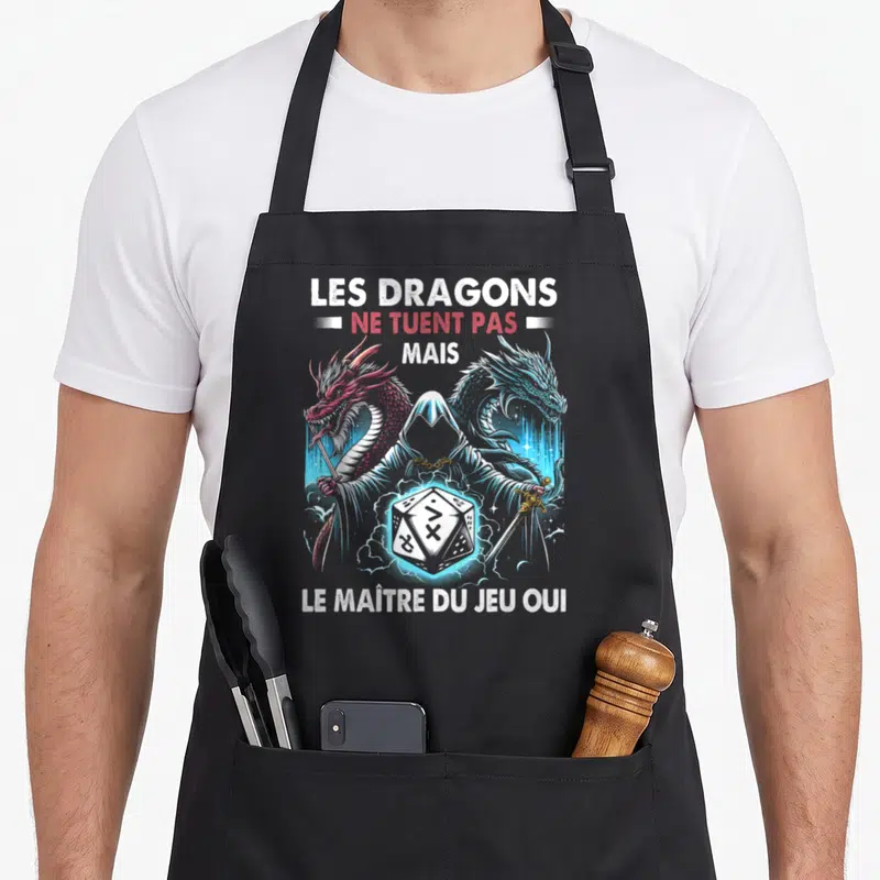 Tablier de cuisine noir avec illustration d'un mage tenant un dé à 20 faces encadré par deux dragons colorés.