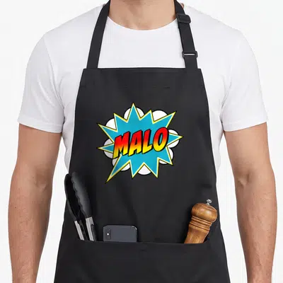 Tablier de cuisine noir avec une illustration en forme d'étoile bleue contenant le texte Malo en lettres rouges et jaunes.