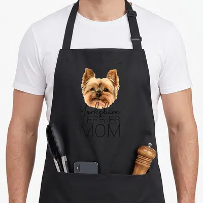 Tablier de cuisine noir avec portrait de Yorkshire Terrier et texte Yorkshire TERRIER MOM en typographie noire.