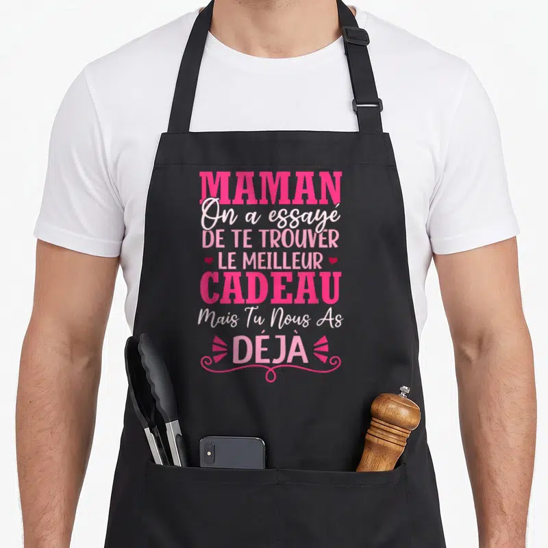 Tablier de cuisine noir avec inscription rose Maman on a essayé de te trouver le meilleur cadeau mais tu nous as déjà