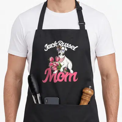Tablier de cuisine noir avec illustration d'un terrier Jack Russell tenant des tulises roses et le texte Mom en rose vif.