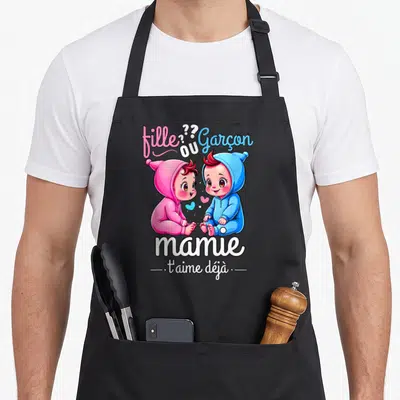 Tablier de cuisine noir avec illustration de deux bébés et texte mamie t'aime déjà
