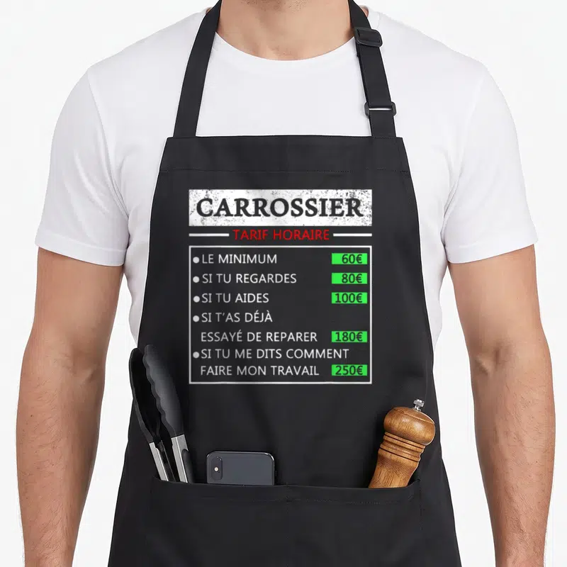 Tablier de cuisine noir avec un tarif horaire de carrossierlistaux tarifs sur fond gris texturé