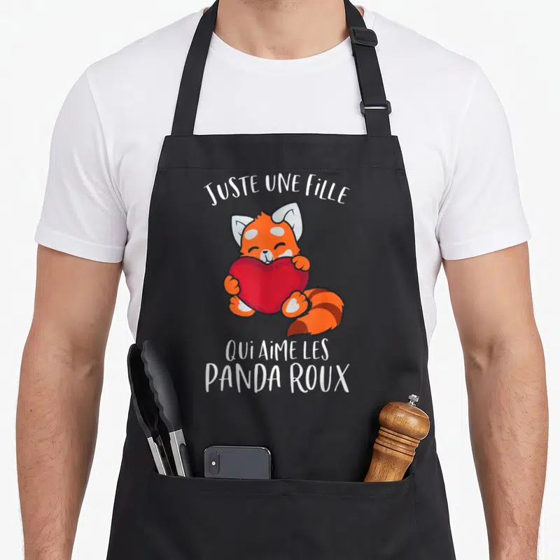 Tablier de cuisine noir avec un panda roux tenant un cœur rouge et du texte blanc humoristique.