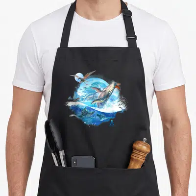 Tablier de cuisine noir avec une illustration d'une créature marine volant au-dessus des vagues sous une pleine lune.
