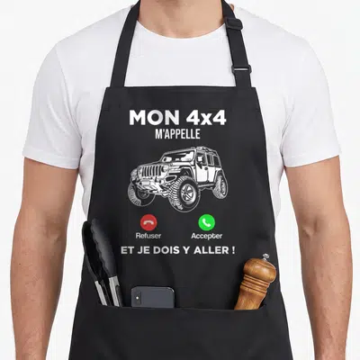 Tablier de cuisine noir avec illustration d'un véhicule tout-terrain et boutons Refuser Accepter imitant un appel téléphonique.