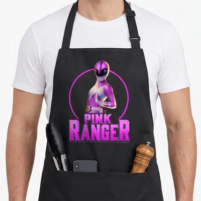 Tablier de cuisine noir avec le portrait du Pink Ranger et le texte Pink Ranger en rose vif.