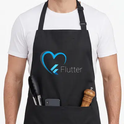 Tablier de cuisine noir avec un cœur bleu stylisé contenant le logo Flutter et le mot Flutter en blanc.