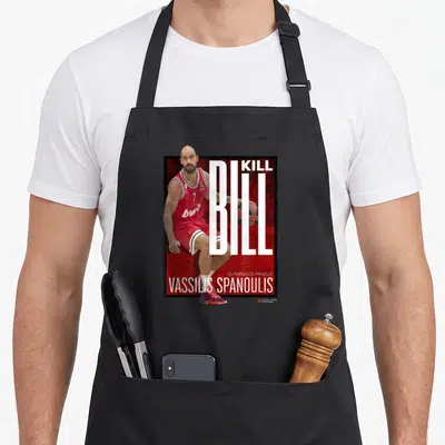Tablier de cuisine noir avec une illustration de Vassilis Spanoulis en maillot rouge et le texte Kill Bill en grandes lettres blanches.