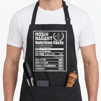 Tablier de cuisine noir avec une étiquette blanche imitant des informations nutritionnelles pour le fusil Mosin Nagant.