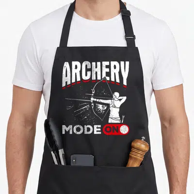 Tablier de cuisine noir avec illustration d'un archer et le texte Archery Mode On en blanc et rouge.