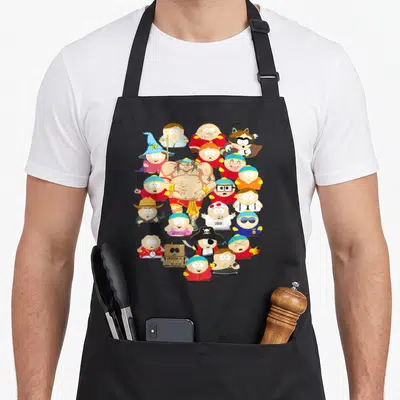 Tablier de cuisine noir avec une illustration groupant les multiples identités et costumes de Cartman en style cartoon.