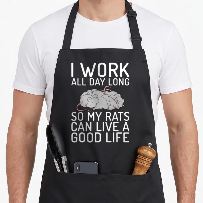 Tablier de cuisine noir avec trois rats gris et le texte blanc I work all day long so my rats can live a good life