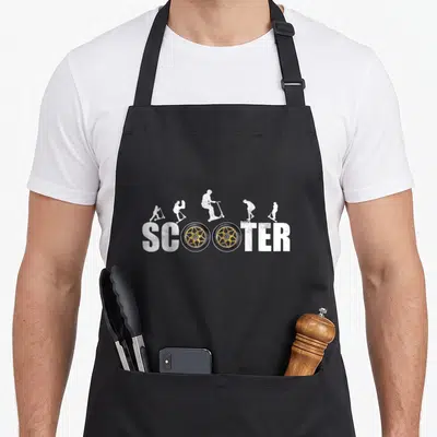 Tablier de cuisine noir avec inscription Scooter et silhouettes de trottinistes freestyle au-dessus du texte.