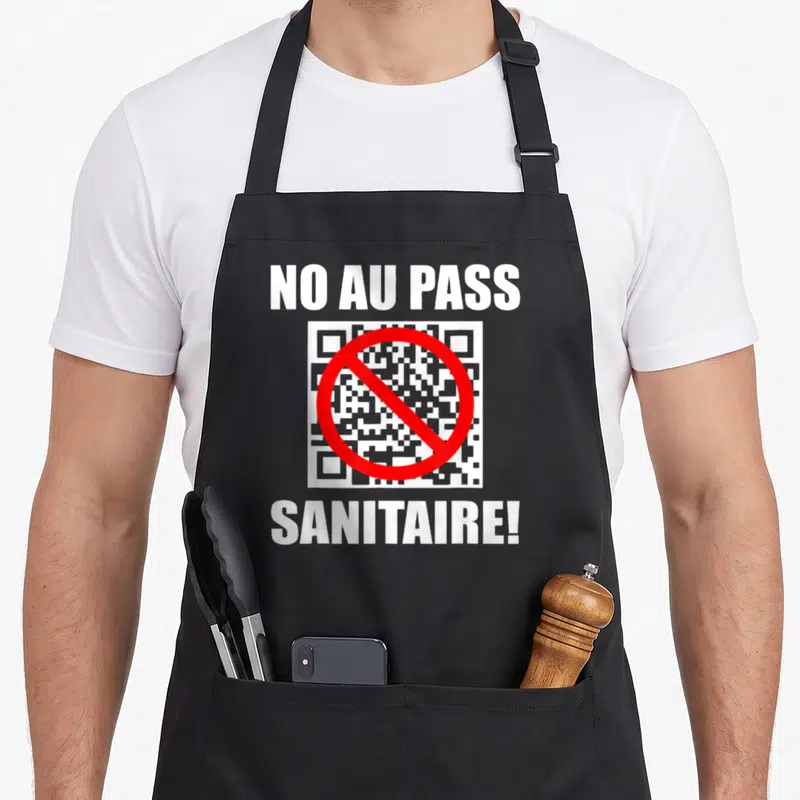 Tablier de cuisine noir avec inscription blanche et code QR barré d'une croix rouge.