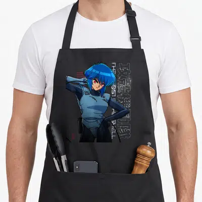 Tablier de cuisine noir avec une illustration de Motoko aux cheveux bleus et une arme à la taille.