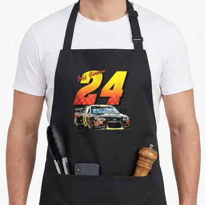 Tablier de cuisine noir avec illustration du pilote Jeff Gordon, le numéro 24 et une voiture de course NASCAR.
