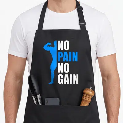 Tablier de cuisine noir avec silhouette bleue d'athlète et texte blanc No Pain No Gain vertical.