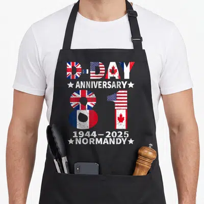 Tablier de cuisine noir avec inscription D-Day 81 ans et drapeaux du Royaume-Uni, des États-Unis, du Canada et de la France.