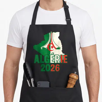 Tablier de cuisine noir avec carte Algérie 2026 et drapeau aux couleurs nationales imprimés au centre.