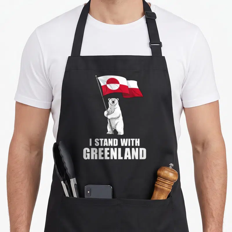 Tablier de cuisine noir avec ours polaire tenant un drapeau rouge et blanc et le texte I STAND WITH GREENLAND