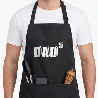 Tablier de cuisine noir avec l inscription DAD 5 en blanc style graffiti texturé