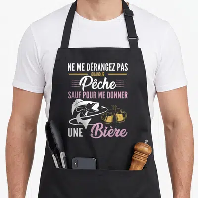 Tablier de cuisine noir avec inscription Ne me dérangez pas quand je pêche et illustration de bières et de poisson.