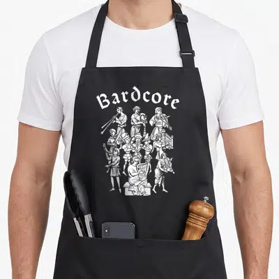 Tablier de cuisine noir avec illustration blanche de musiciens médiévaux et le mot Bardcore en haut.