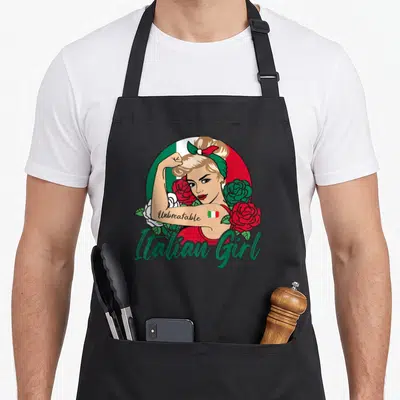 Tablier de cuisine noir avec illustration Italian Girl, drapeau italien, roses rouges et texte Unbreakable sur l'avant-bras.