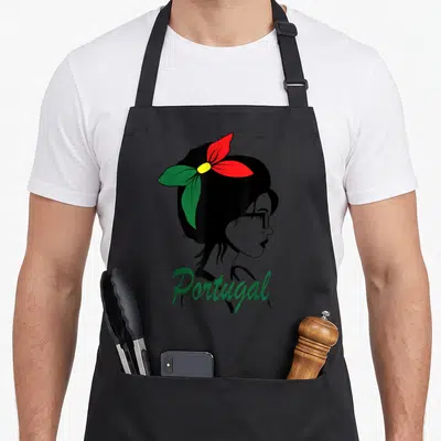 Tablier de cuisine noir avec illustration profil femme coiffée ruban vert rouge et texte Portugal vert